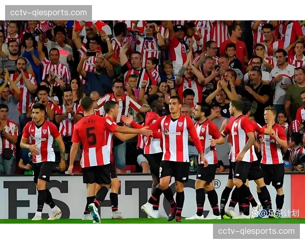 格拉纳达迎战巴列卡诺，两队赛前均加练定位球进攻中的肋部抢点战术